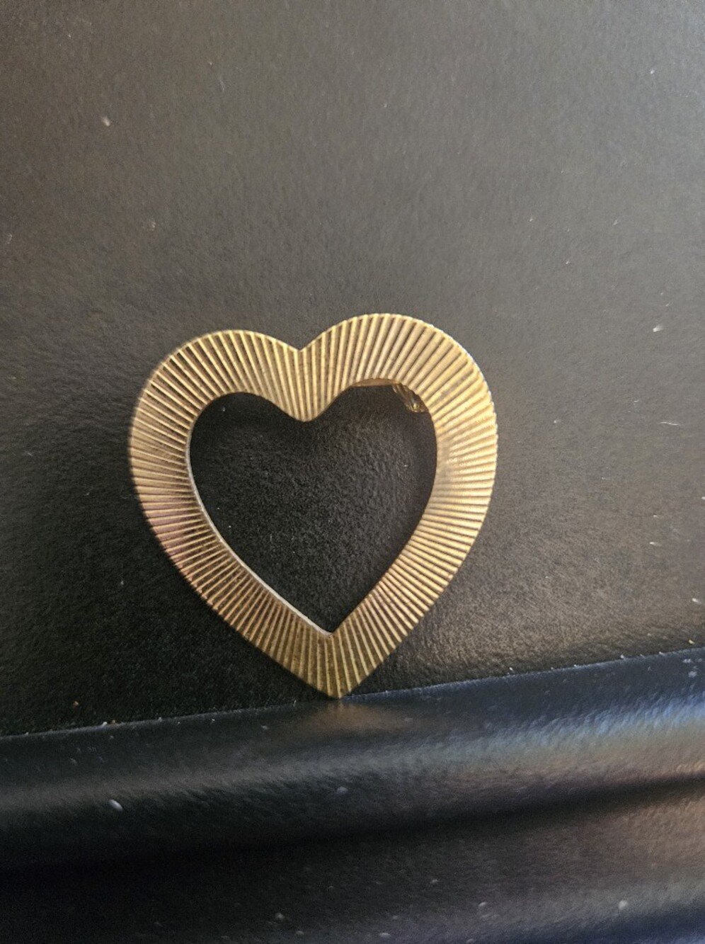 Vintage Yellow Gold Heart Pin